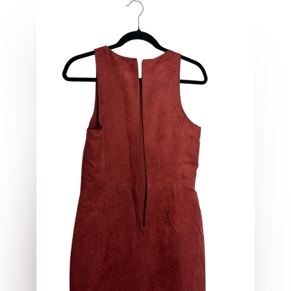 Banana Republic Business Casual Vegan Suede Sheath Dress in Red Size 8 NWT - Picture 10 of 14